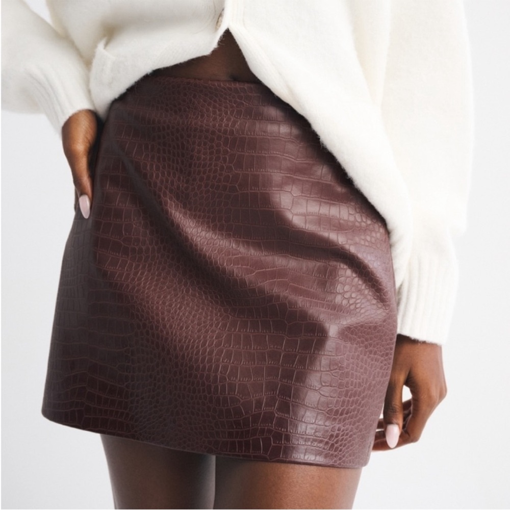 NWT Abercrombie & Fitch Scarlett Vegan Leather Mini Skort Brown Croc Embossed L